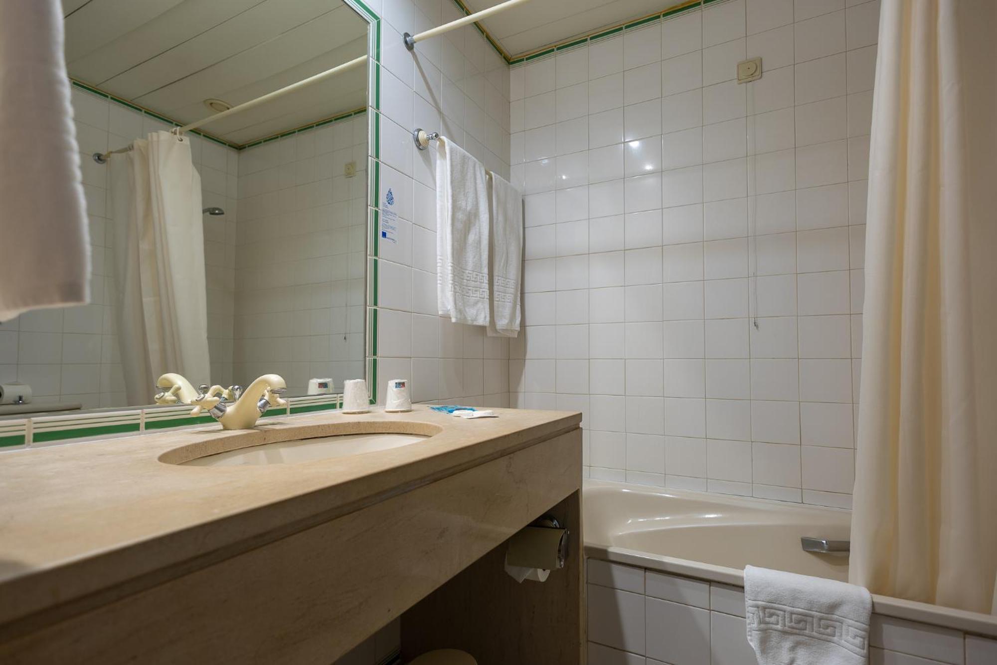 Universal Hotel 3*
